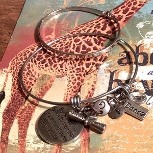 MESSAGE CHARM BRACELETS (2) Strength 👩‍🎓Graduate Dance & Kind Generous Spirit